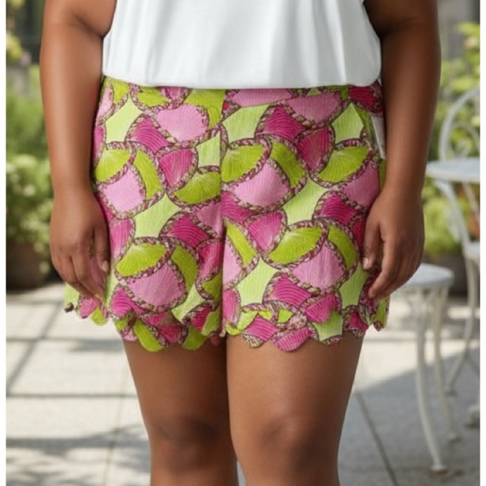 Crown & Ivy Plus Size 20W Shelby Paisley Pink Green White Scalloped Hem Shorts